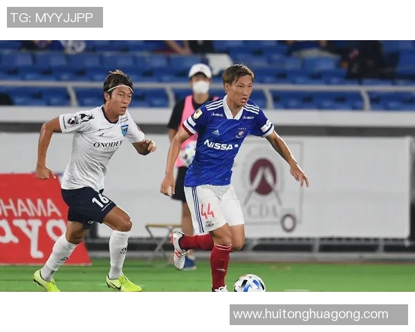 鹿岛鹿角主场迎战横滨水手争夺联赛关键三分的激烈对决