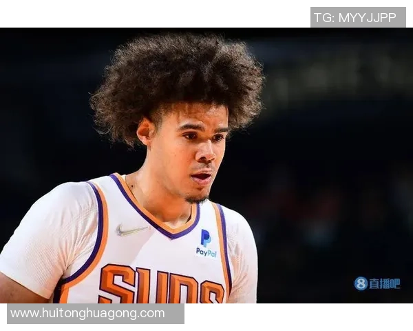 卡梅隆约翰逊如何在NBA赛场上展现出色的篮球才华与领导能力