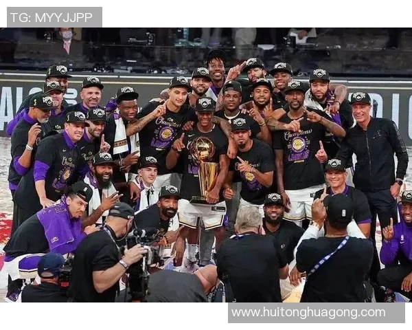 国王队与湖人队在夏季联赛中的激烈对决与精彩瞬间回顾