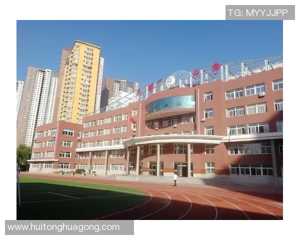 贾诚的奋斗历程与人生哲学：从平凡到卓越的成长之路